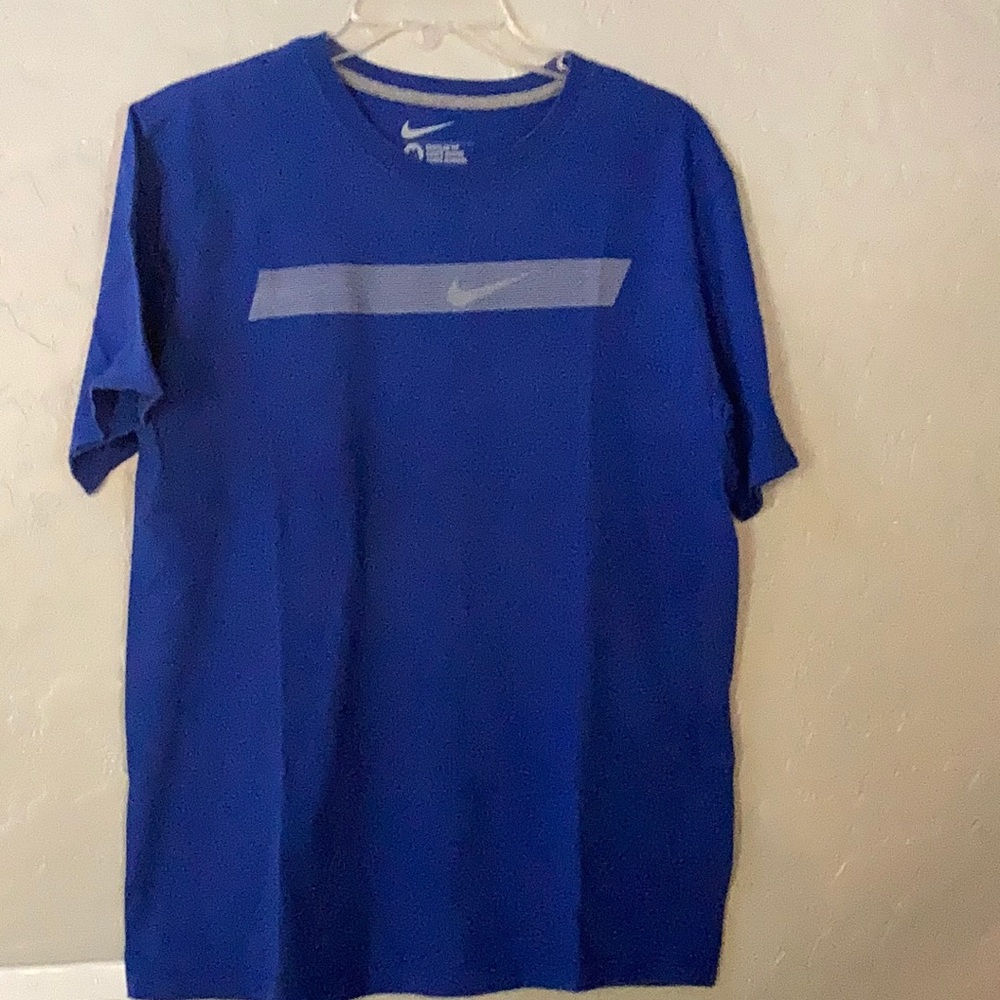 Nike tee-like new!